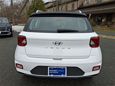 Certified 2023 Hyundai Venue Limited w/ Cargo Package image 23