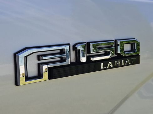 Used 2018 Ford F150 Lariat w/ Equipment Group 502A Luxury AWD/4WD image 12