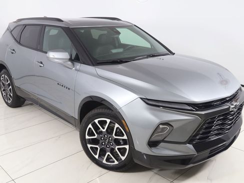 Used 2025 Chevrolet Blazer RS w/ Enhanced Convenience Package AWD/4WD image 18