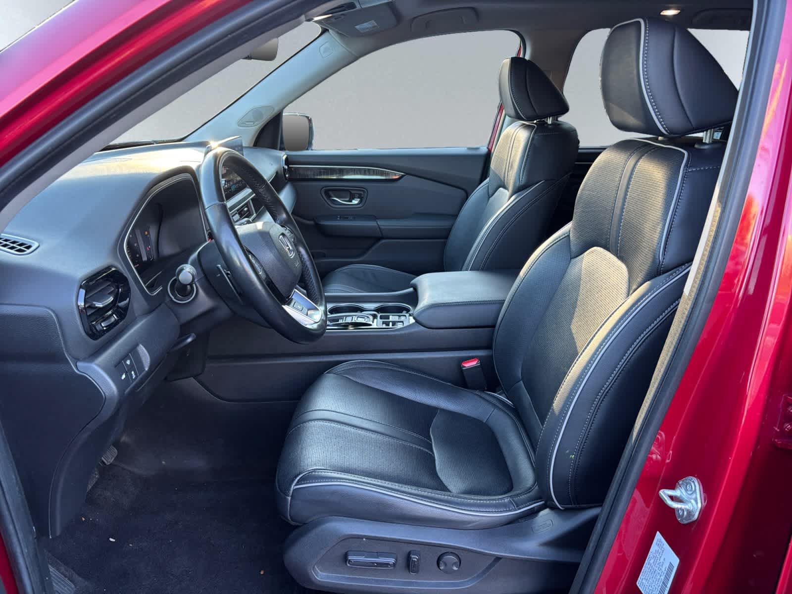 Used 2023 Honda Pilot Elite image 10
