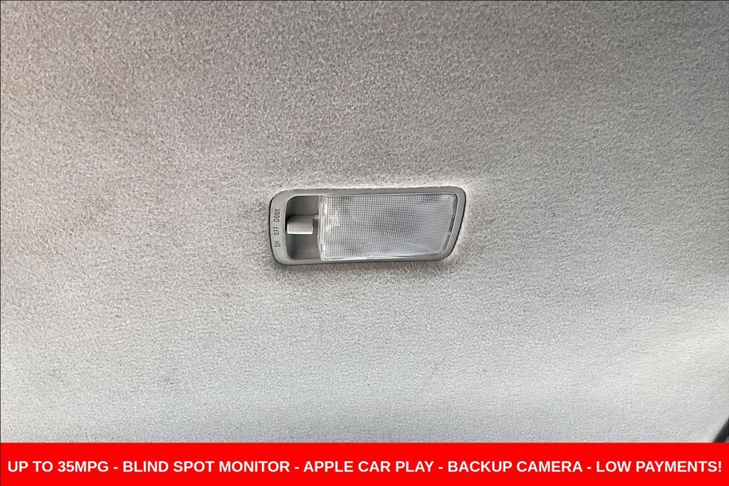 Used 2023 Nissan Kicks SR w/ SR Premium Package FWD image 11