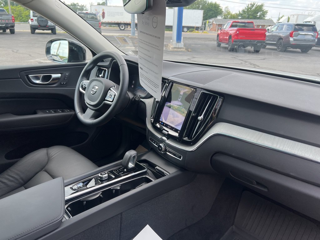 Certified 2025 Volvo XC60 T8 Plus w/ Protection Package Premier AWD/4WD image 34