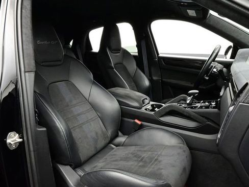 Certified 2022 Porsche Cayenne Turbo GT AWD/4WD image 18