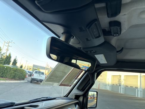 Used 2023 Jeep Gladiator Overland AWD/4WD image 27