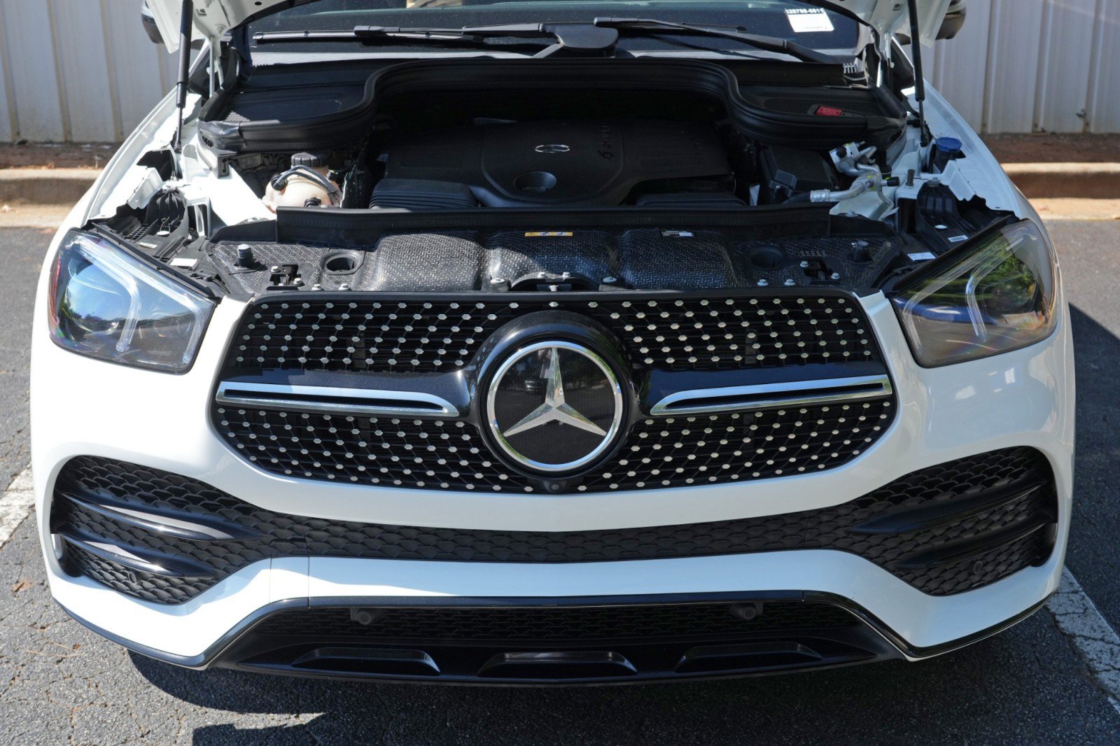 Used 2022 Mercedes-Benz GLE 450 4MATIC w/ AMG Line Exterior image 8
