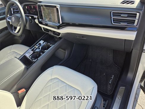 Certified 2025 Volkswagen Atlas Cross Sport SEL Premium R-Line image 20