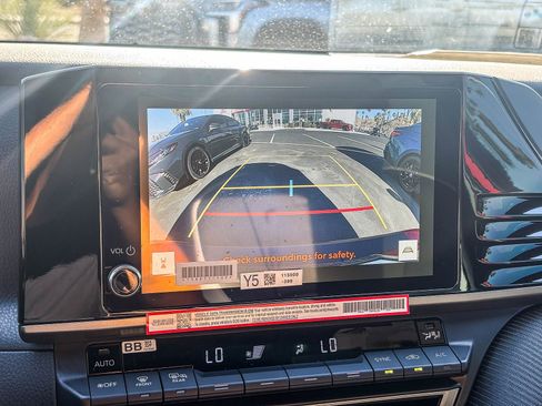 New 2026 Toyota Camry Hybrid FWD image 26