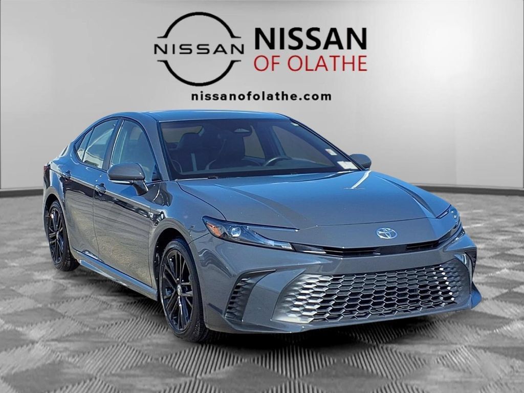 Used 2025 Toyota Camry SE FWD image 32