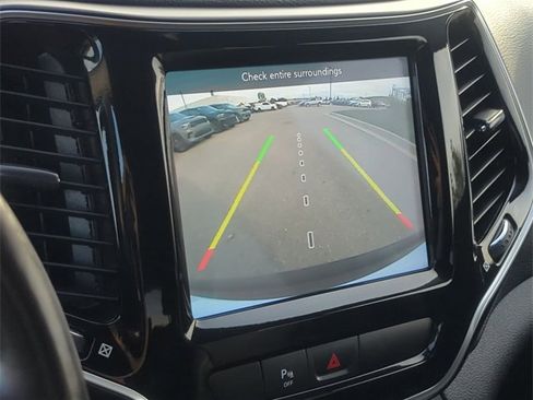 Certified 2020 Jeep Cherokee Limited image 18