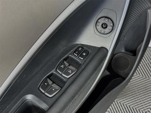 Used 2019 Hyundai Santa Fe XL SE FWD image 19