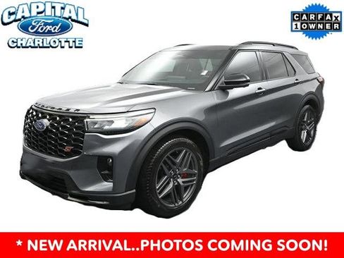 Used 2025 Ford Explorer ST RWD image 2