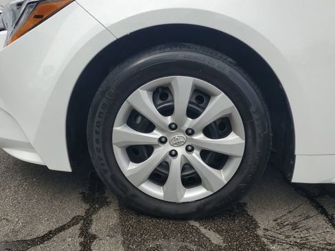 Used 2025 Toyota Corolla LE image 9