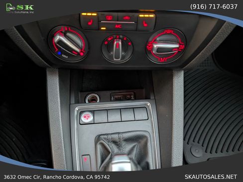 Used 2017 Volkswagen Jetta SE image 26