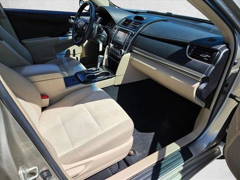 Used 2014 Toyota Camry LE FWD image 19