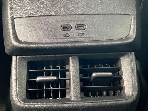 Used 2025 Chevrolet Equinox LT image 23