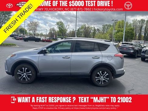 Used 2018 Toyota RAV4 LE image 4