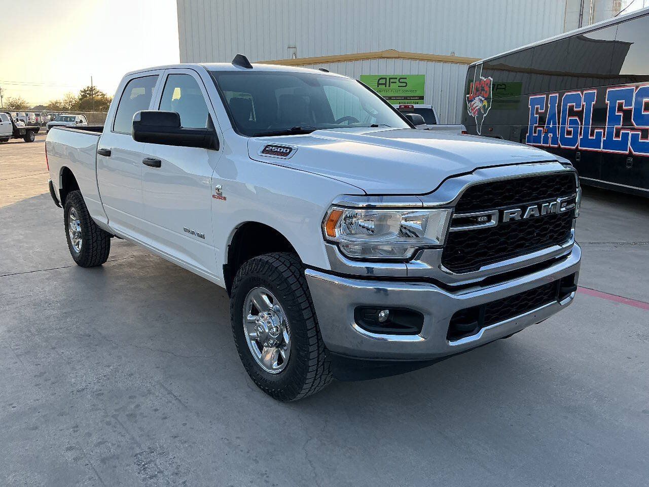 Used 2022 RAM 2500 Tradesman w/ Chrome Appearance Group AWD/4WD image 5
