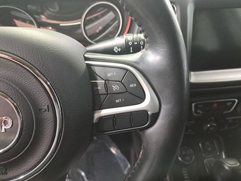 Used 2019 Jeep Compass Trailhawk w/ Cold Weather Group image 19