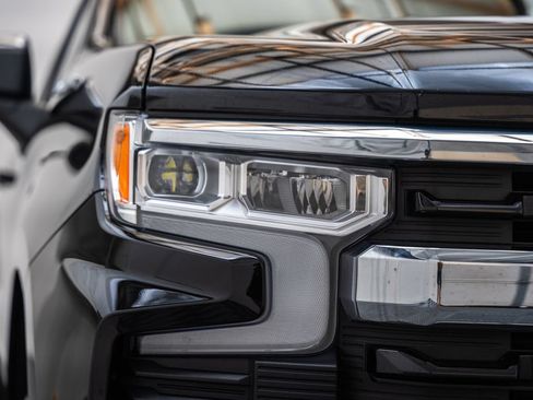 Used 2025 Chevrolet Silverado 1500 LT AWD/4WD image 15