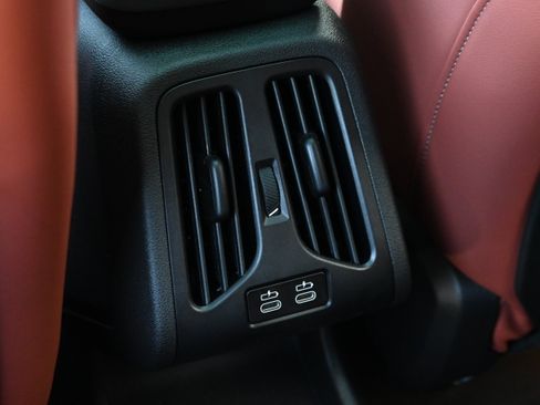 New 2026 BMW X2 xDrive28i AWD/4WD image 29