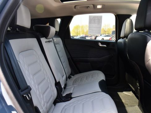 Used 2023 Ford Escape Platinum w/ Premium Technology Package AWD/4WD image 18