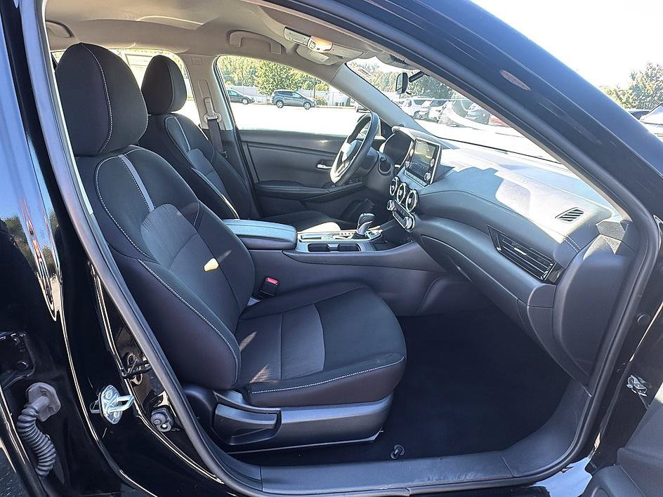 Certified 2025 Nissan Sentra SV FWD image 24