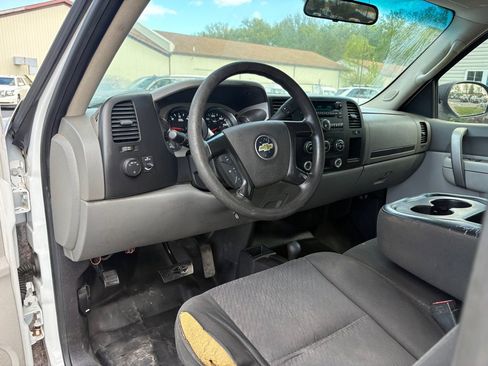 Used 2011 Chevrolet Silverado 2500 W/T AWD/4WD image 14