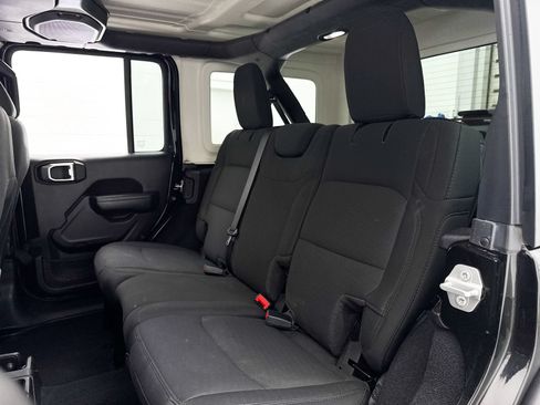 Used 2022 Jeep Wrangler Unlimited Sport AWD/4WD image 25