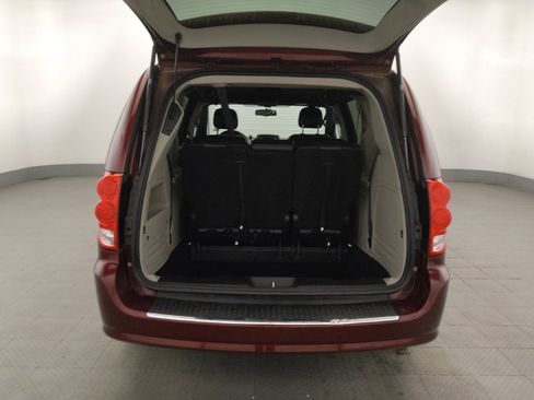 Used 2017 Dodge Grand Caravan SXT FWD image 29