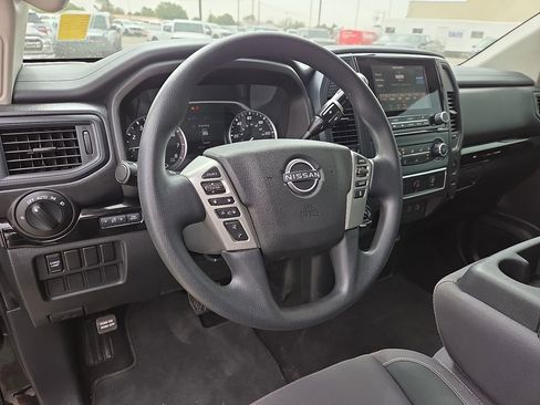 Used 2023 Nissan Titan SV AWD/4WD image 23