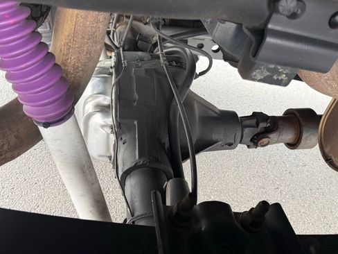 Used 1999 Ford F350 4x4 Crew Cab DRW Super Duty image 26