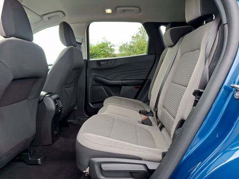 Used 2022 Ford Escape SE FWD image 19