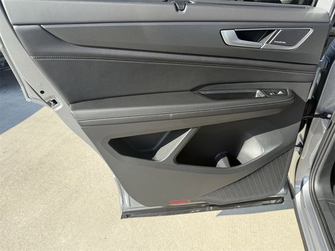 New 2026 Volkswagen Atlas Cross Sport SEL Premium R-Line image 24