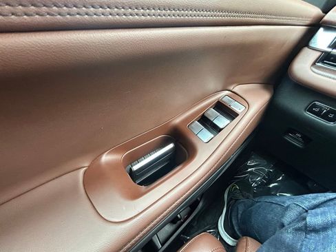 Used 2025 Lincoln Navigator Reserve AWD/4WD image 21