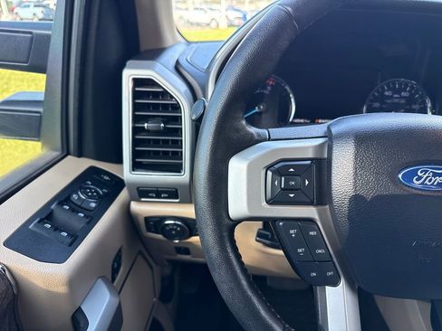 Used 2018 Ford F250 Lariat w/ Lariat Value Package RWD image 18