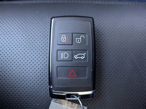 Used 2025 Land Rover Range Rover Sport Dynamic SE image 33