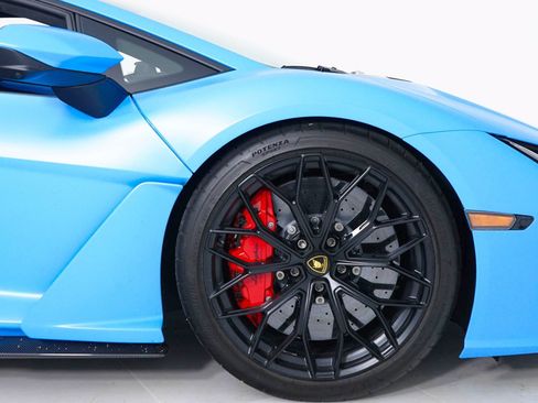 Used 2024 Lamborghini Revuelto AWD/4WD image 16