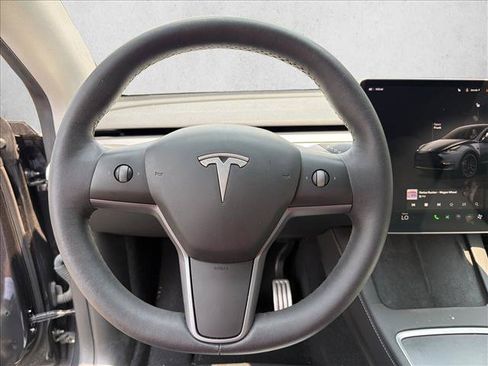 Used 2024 Tesla Model Y Performance AWD/4WD image 14