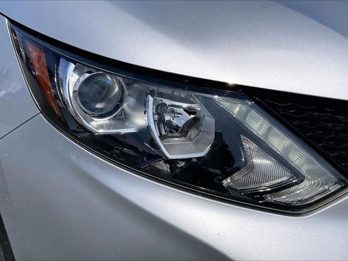 Used 2019 Nissan Rogue Sport S image 29