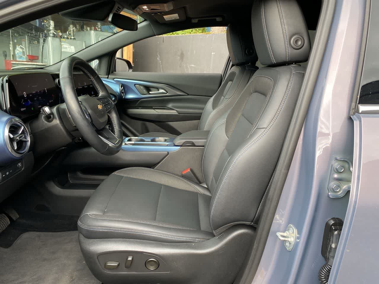 Used 2024 Chevrolet Equinox EV LT AWD/4WD image 13