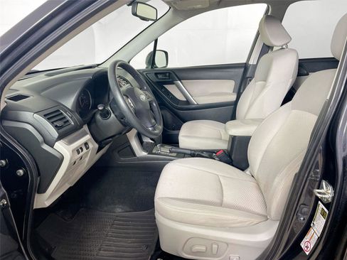 Used 2014 Subaru Forester 2.5i Premium w/ All-Weather Package image 5
