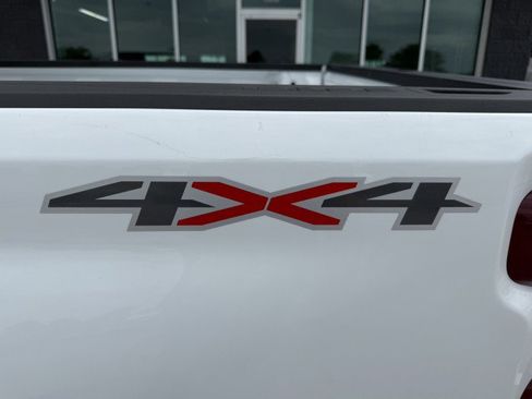 Used 2021 Chevrolet Silverado 2500 LT w/ Z71 Off-Road Package image 18