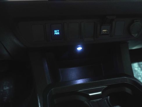Certified 2023 Toyota Tacoma SR AWD/4WD image 18