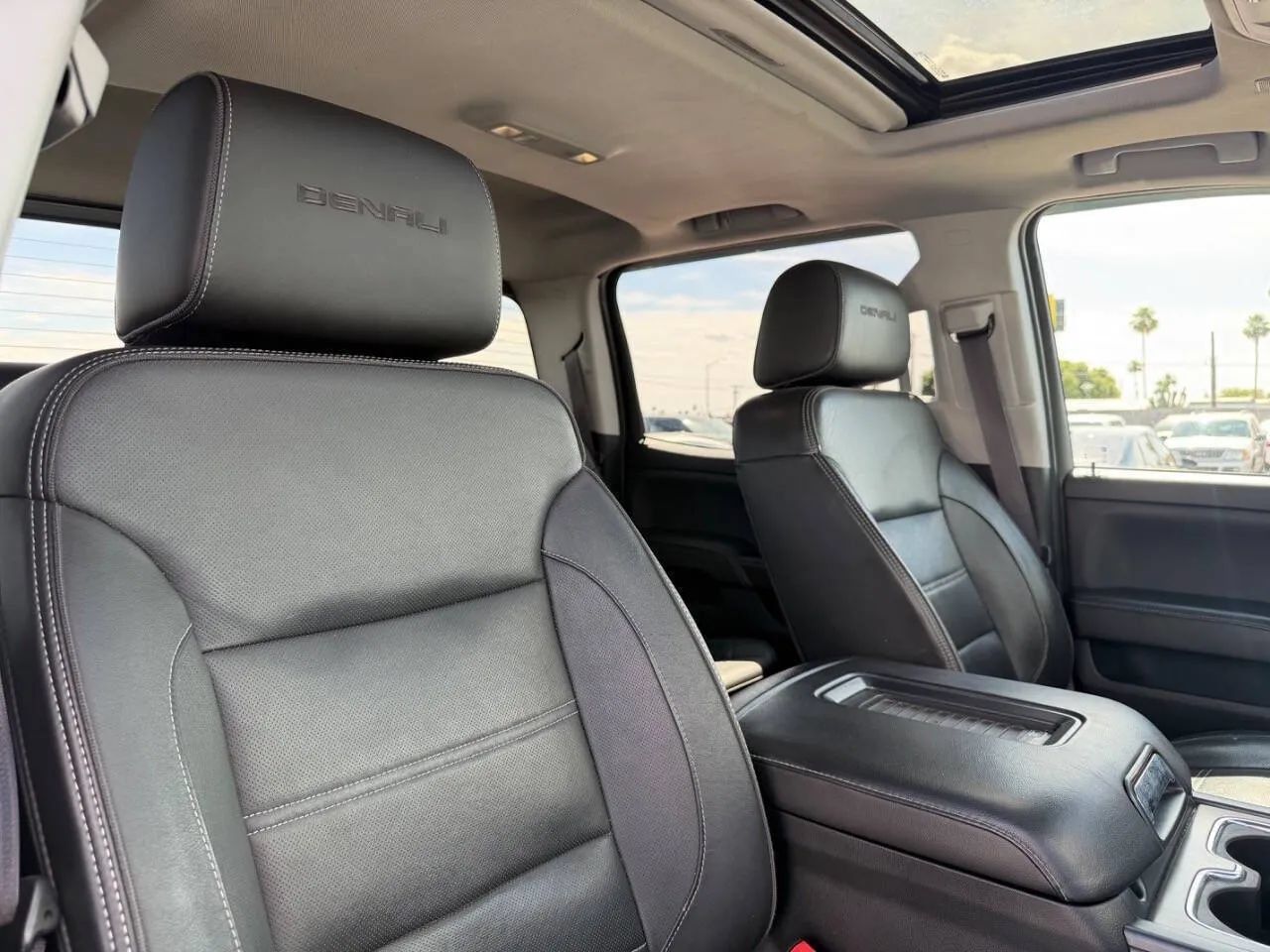 Used 2017 GMC Sierra 2500 Denali w/ Duramax Plus Package AWD/4WD image 32