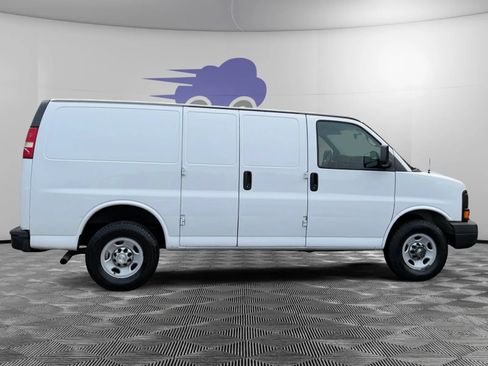 Used 2015 Chevrolet Express 2500 RWD image 6
