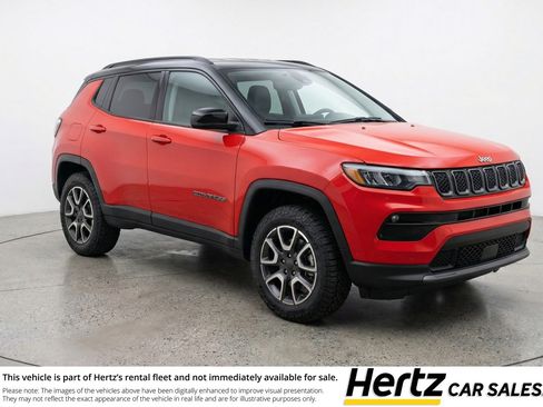 Used 2025 Jeep Compass Trailhawk AWD/4WD image 1