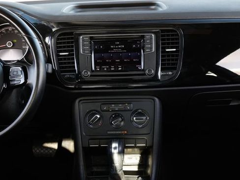 Used 2018 Volkswagen Beetle 2.0T S image 37