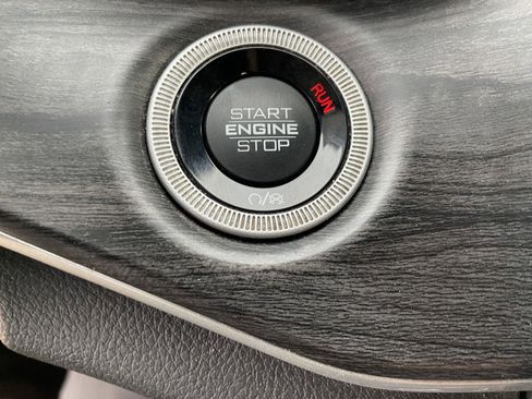 Used 2021 Jeep Grand Cherokee L Limited image 18