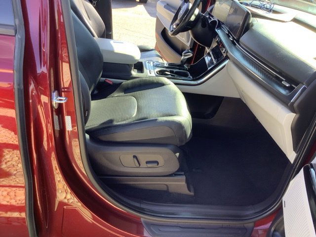 Used 2022 Kia Carnival SX Prestige FWD image 23