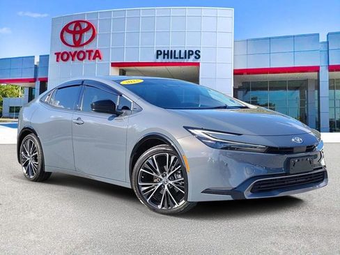 Used 2023 Toyota Prius XLE image 1